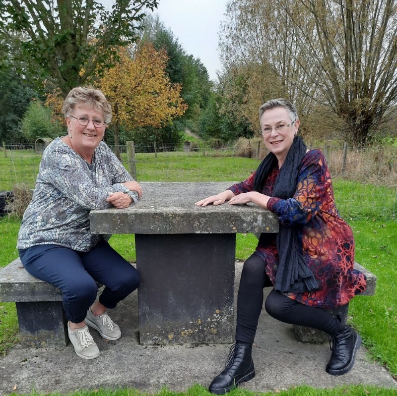 Tineke Veenstra en Caroline Steenbergen